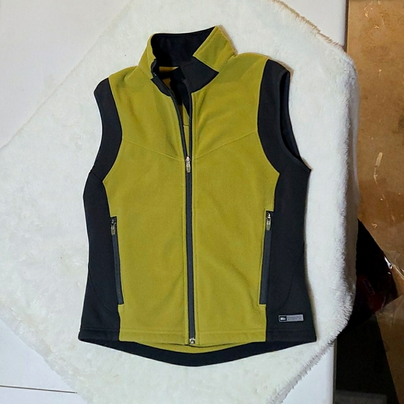 REI Jackets & Coats Rei Fleece Vest B42 Womens Poshmark